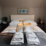 아파트 Maya's 23 Attic - Ogarna Old Town *