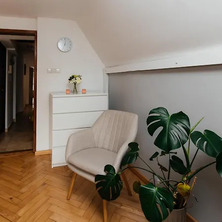 Maya's Flats & 23 Attic - Ogarna Old Town