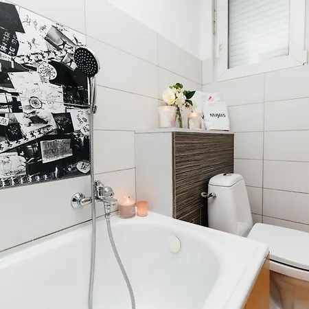 Maya's Flats & 23 Attic - Ogarna Old Town *