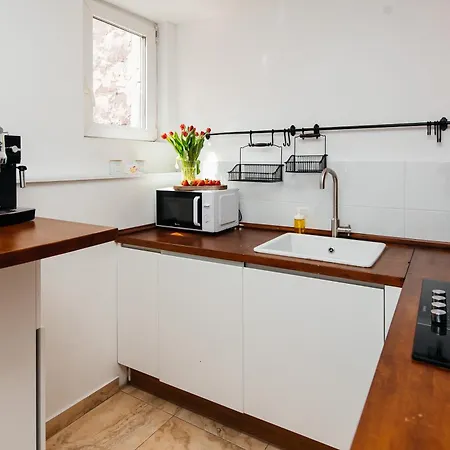 Maya's Flats & 23 Attic - Ogarna Old Town