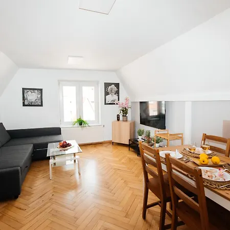 Maya's Flats & 23 Attic - Ogarna Old Town Apartamento Gdansk