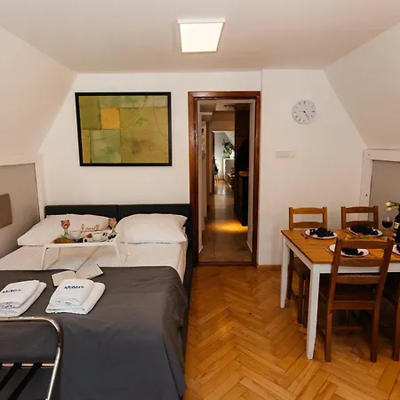 Maya's Flats 23 - Attic In Old Town Apartment *