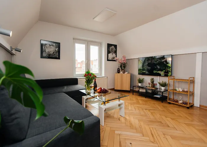 Maya's Flats & 23 Attic - Ogarna Old Town * Danzica