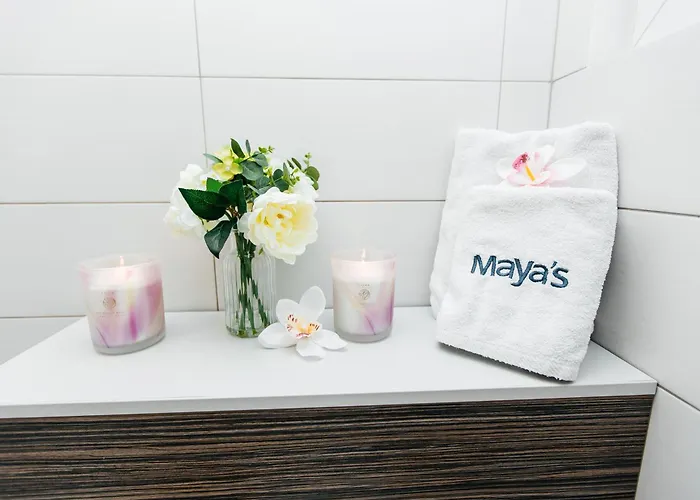 Maya's Flats & 23 Attic - Ogarna Old Town Апартаменты *