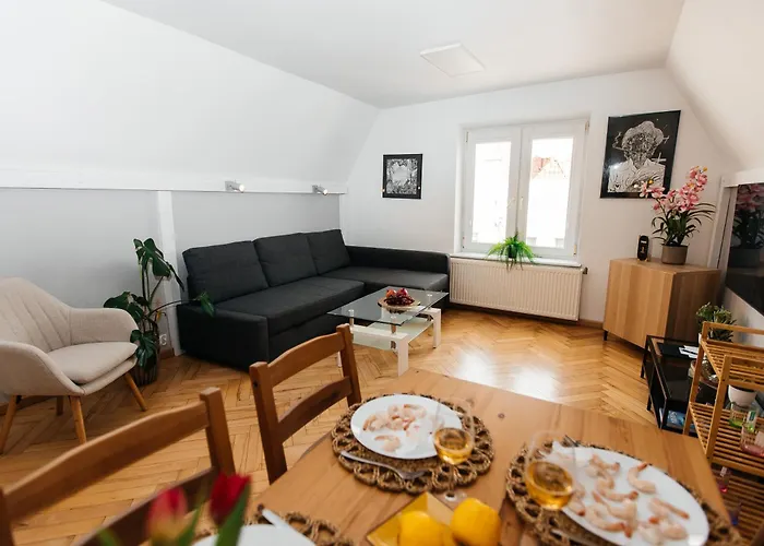 Maya's Flats & 23 Attic - Ogarna Old Town * Danzica