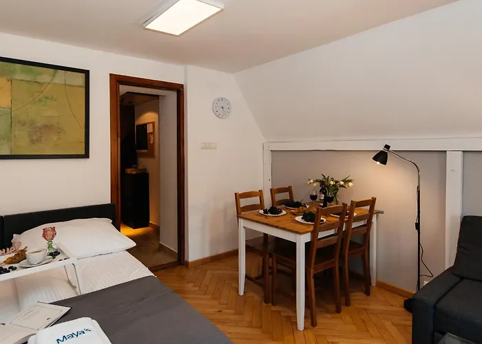 Maya's Flats & 23 Attic - Ogarna Old Town Гданьск