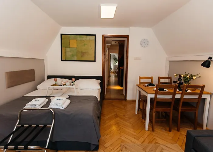 Maya's Flats & 23 Attic - Ogarna Old Town Апартаменты Гданьск