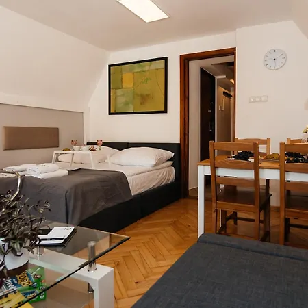 Maya's Flats & 23 Attic - Ogarna Old Town * グダニスク