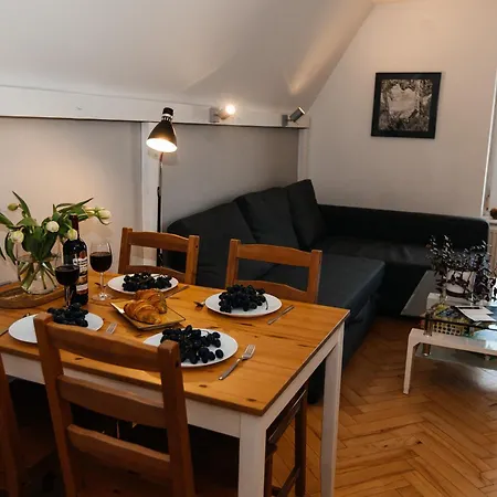 アパート Maya's Flats & 23 Attic - Ogarna Old Town *